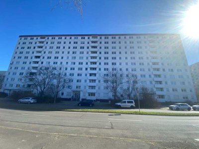 Geräumige 4-Zimmer-Wohnung mit Balkon in Halle