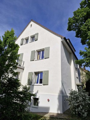 charmantes Eigenheim mit Mieteinnahmen in bester Lage (provisionsfrei, direkt vom Eigentümer)
