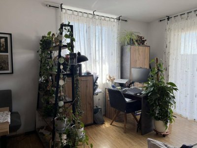 HELLE 2-ZIMMER WOHNUNG MIT TERRASSE IN NEUMAKRT– GEPFLEGT, 75 m²
