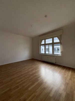 2-Zimmer- Altbauwohnung mit hohen Decken in Krefeld