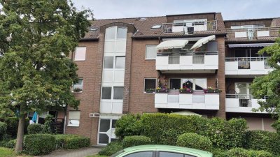 Großzügige Dachgeschosswohnung mit Balkon