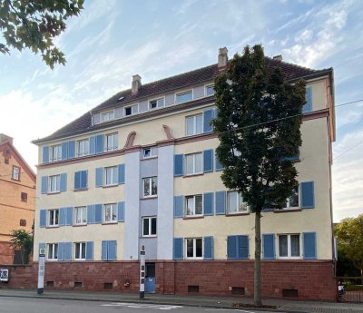 Helle, modernisierte 4 ZKB Wohnung im Landauer Stadtzentrum