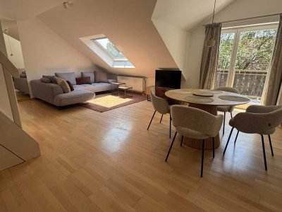 2,5-Zimmer-DG-Wohnung mit Galerie, 2 Balkonen & hochwertiger Möblierung in Waldperlach