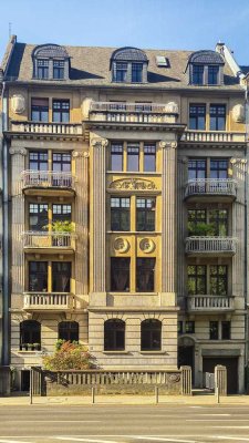 Neu sanierte 4-Zimmer-Altbau Perle in unmittelbarer Rheinpromenade mit Rheinblick