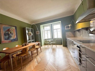 traumhafte großzügige Altbauwohnung mit Dachterrasse mitten im Andrä Viertel