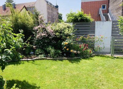 Modernes Reiheneckhaus in Fürth-Südstadt mit Garten und Stellplatz