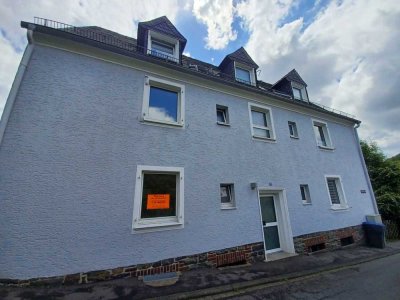 Halsknopf 16, hübsche 2 ZKB Wohnung mit Balkon im EG