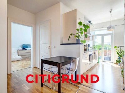 Nahe Schwabinger See - Helle Dachgeschosswohnung mit sonnigem Südbalkon in historischem Altbau