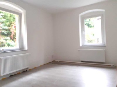 NEU SANIERT! 2R-Wohnung ruhige Lage Stellplatz, 42 m² ***Vermieter-Bonus 2 Kaltmieten geschenkt***