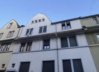 **Ihre neue Kapitalanlage: stilvoller, vermieteter Altbau**
