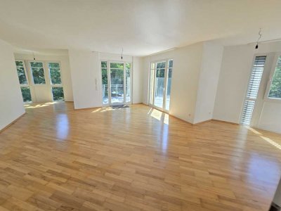Moderne 3-Zimmer-Wohnung mit Wintergarten, Balkon und traumhaftem Grünblick