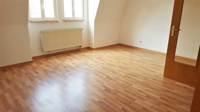 TOP 2-Zimmer-Dachgeschosswohnung im Zentrum zu vermieten!