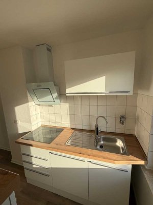 Renovierte 2-Zimmer-Wohnung mit Einbauküche
