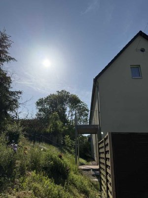 Sehr schöne 2-Raum Whg. mit Balkon und neuer Einbauküche