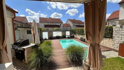 Charmantes Reihenhaus mit Pool &amp; Top-Ausstattung