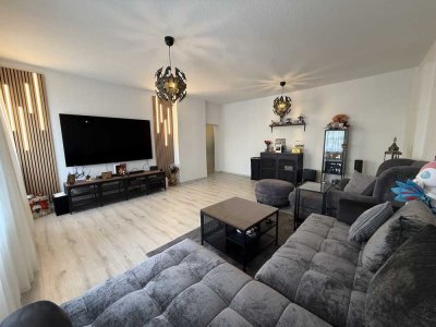 Moderne 3,5-Zimmer EG-Wohnung in  Vahrenwald mit hervorragender Lage da