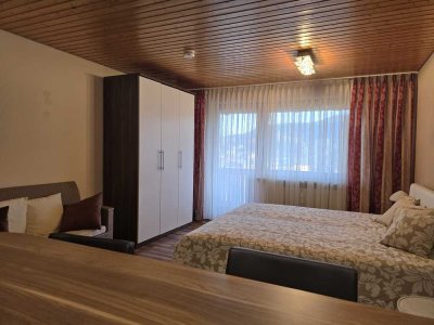 Attraktive, zentrale Zwei-Zimmer-Maisonette-Studiowohnung mit Südbalkon in Bodenmais