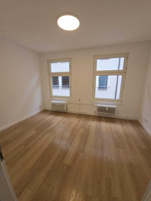 Komplett renovierte 4-Zimmer-Wohnung mit Wohnküche in bester City-Lage