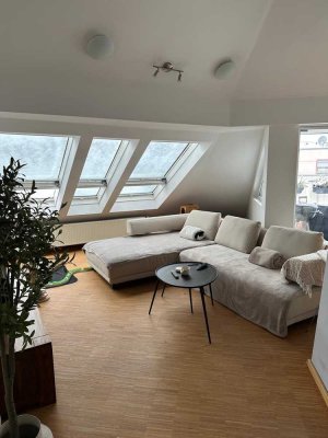 Traumhafte 113m² Dachgeschosswohnung (DG) mit Dachterrasse in Nürnberg-Rosenau