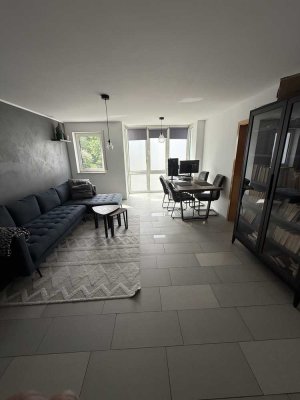 Gepflegte 2-Zimmer-Wohnung mit Terrasse und Tiefgaragenstellplatz