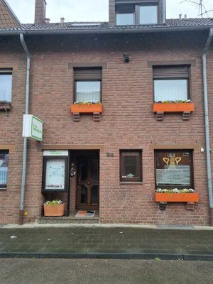 2 Familienreihenhaus mit großzügiger Raumaufteilung   "reserviert"