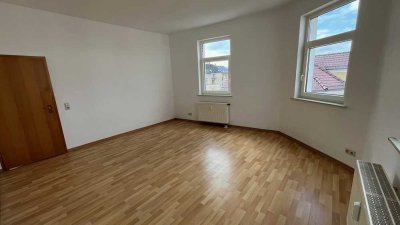 Werdau-Zentrum, 3-Zi.-Whg., großes Wohnzimmer, kleines Kinderzimmer