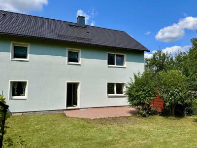Ruhige, schöne 2-Zimmer-Erdgeschosswohnung mit Terrasse am Waldrand in Selb