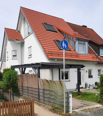 Modernisierte Doppelhaushälfte in Bubenreuth in ruhiger Lage