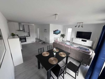 Möbilierte Neubauwohnung - Schnelles Internet, 65-Zoll TV, Homeoffice, Kaffeevollautomat, Balkon