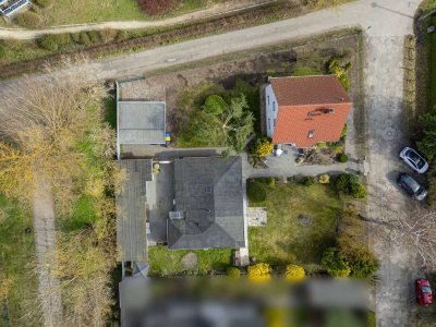 Mehrgenerationenwohnen auf einem Grundstück mit zwei gepflegten Häusern