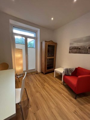 Sanierte 1,5-Raum-Erdgeschosswohnung mit Balkon und Einbauküche in Bonn