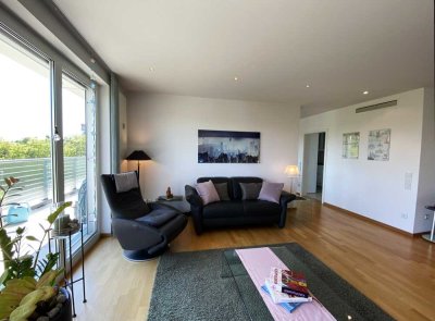 Luxuriöses Penthouse mit einem Aufzug, der innerhalb der Wohnung endet.
Singen Nord