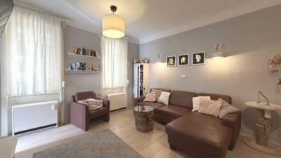 EXKLUSIVE ALTBAUWOHNUNG MIT BALKON, STUCK &amp; ERKER  HOCHWERTIG SANIERTES WOHNEN IN BAD CANNSTA