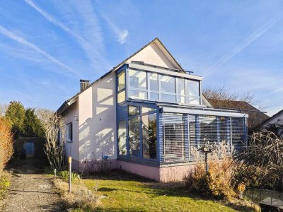 Freistehendes Zweifamilienhaus in toller Lage auf großem Grundstück
