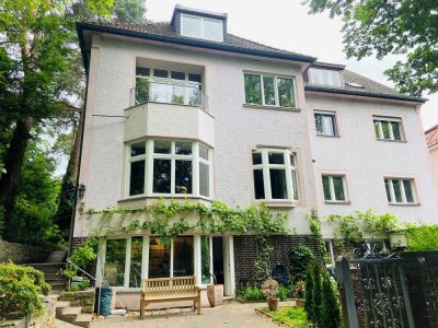 Sehr schöne 7-Zimmer-Wohnung mit Balkon im Herzen von Nikolassee