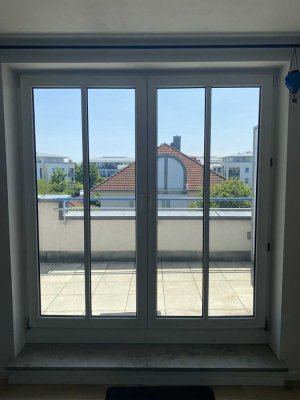Erstbezug nach Sanierung: Geschmackvolle 2-Raum-Dachgeschosswohnung mit geh. Innenausstattung
