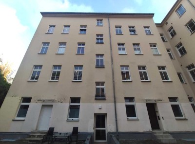 Maisonette-DG wohnung mit Potenzial – 3. & 4. OG im Seitenflügel – Renovierungsbedürftig