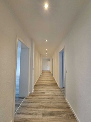 ** sanierte 5 Raum mitten im Zentrum **