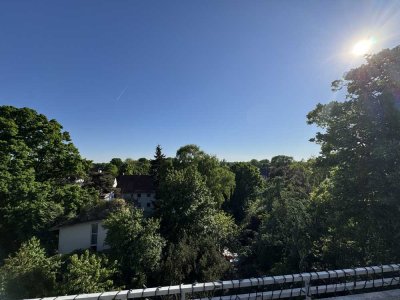 Exklusive 3,5-Raum-Penthouse-Wohnung mit gehobener Innenausstattung mit Einbauküche in Bremen-Horn