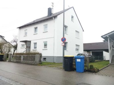 Gepflegte 4-Zimmer-Etagen,-Whg mit Garage, Balkon und EBK in Neuburg an der Kammel