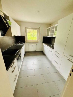Schöne 4-Zimmer-Wohnung mit Balkon und Einbauküche in Schwaigern