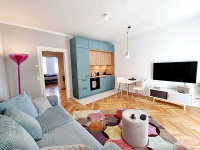 Möblierte Wohnung mit gehobener Einrichtung und EBK im kernsanierten, denkmalgeschützten Altbau