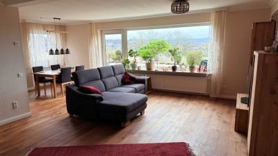 Schöne Penthouse-Whg. mit unverbaubarem Panoramablick (von privat)