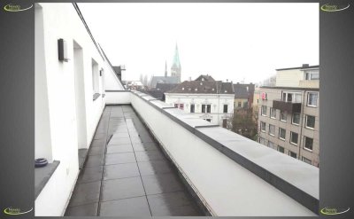 Luxus Dachwohnung mit Penthouse-Flair: Luxuriöse helle 4-Zimmer DG-Wohnung in Top-Lage