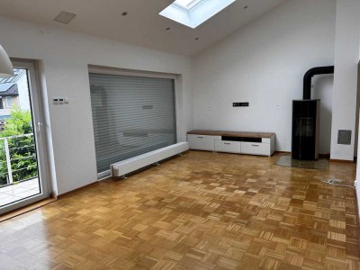 Lichtdurchflutete Doppelhaushälfte mit Kaminofen, Wärmepumpe und Photovoltaik in Hannover-Bothfeld