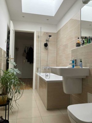 ++ Moderne 3 Zi. Whg mit Dachterrasse und Parkettboden ++