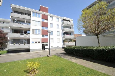 PROVISIONSFREI !! Sonnige 4-Zimmer-Wohnung mit Balkon in Bestlage von Neuss – auch zur Kapitalanlage