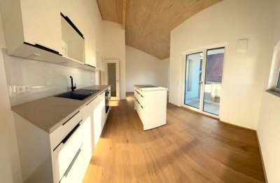 Schöne 2 Zimmer Wohnung 56 qm Neubau im DG mit gehobener Ausstattung. Von privat.