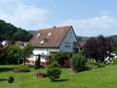 Gepflegtes 9-Raum-Einfamilienhaus mit separatem Nebengebäude in Top-Lage in Eberbach
