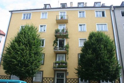 Elegante 3-Zimmer-Altbau-Wohnung in Top-Lage Neuhausen!